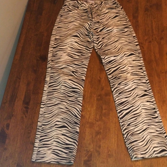 Zara Zebra Print High Waisted Straight Leg Button Fly Jeans 6 - Picture 1 of 7